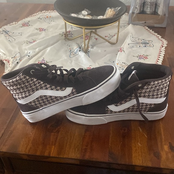 High top Women’s Vans- 8.5 - Picture 8 of 9